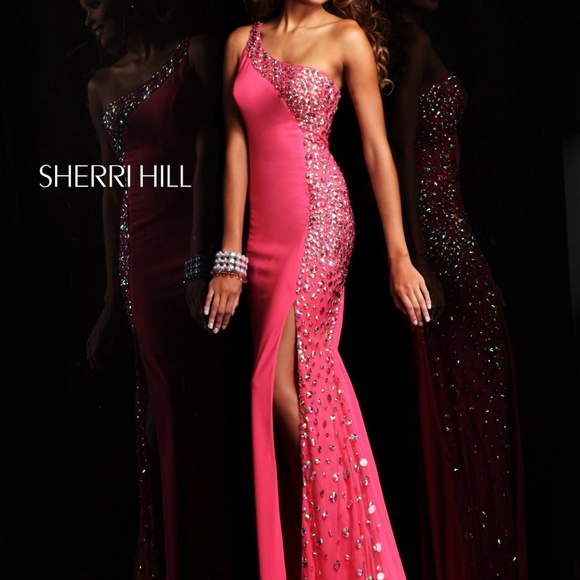 Sherri Hill Dresses & Skirts - Sherri Hill 21160 fuchsia one shoulder dress, slit